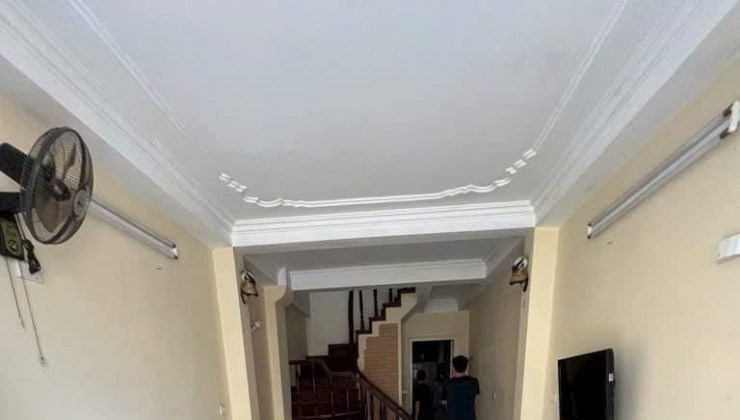 HIẾM! GIẢM CHÀO 500 TRIỆU. Nhà Đền Lừ, Hoàng Mai 47m2 x 5T. Ô Tô giá 4 tỷ 250 triệu